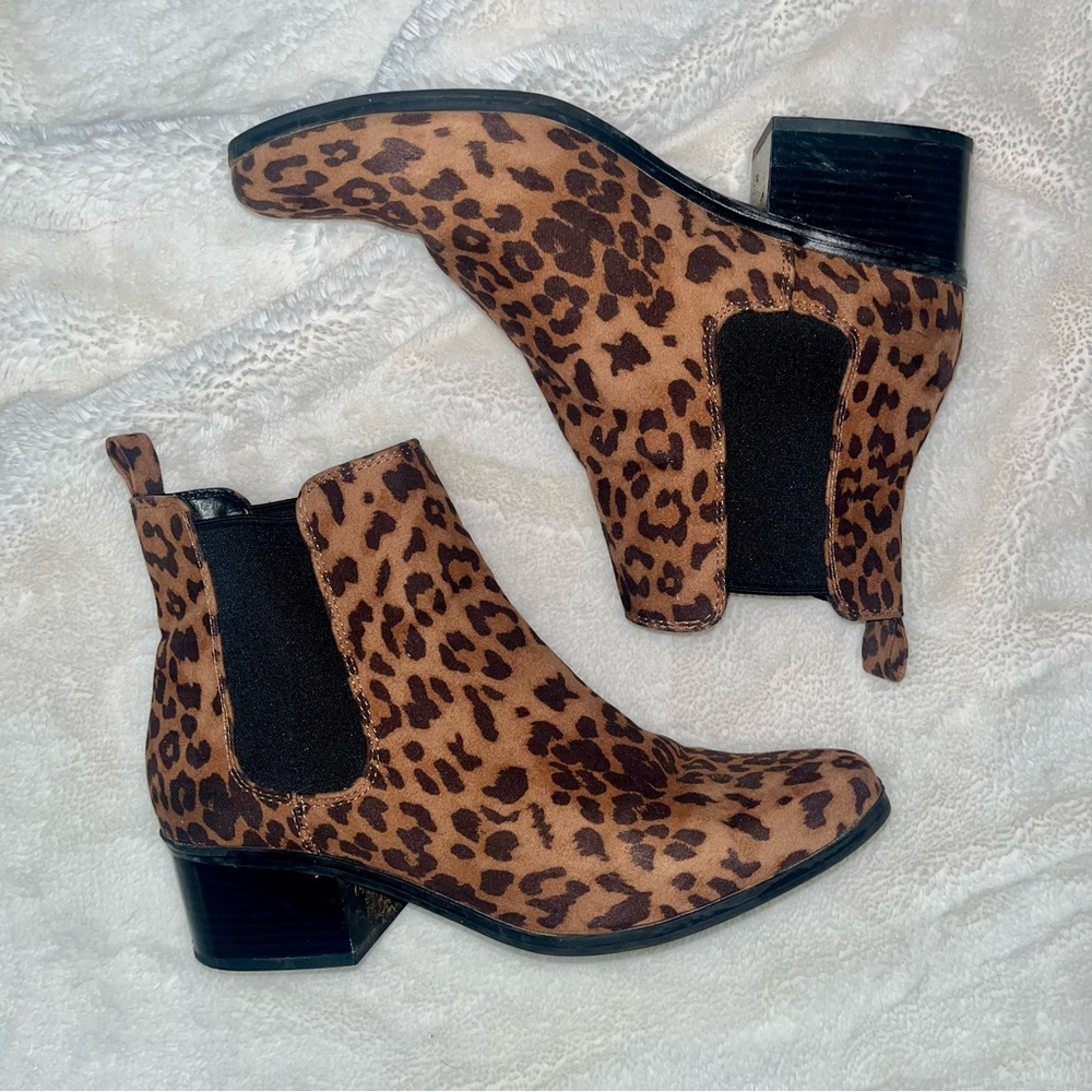 A New Day Leopard Print Ankle Boots Size 9.5
